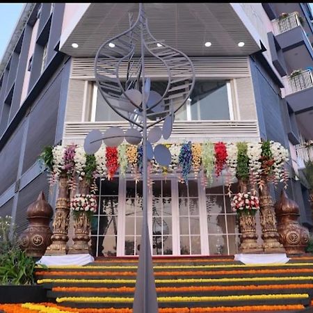 Atmosfera Bengaluru, India Aparthotel Exteriör bild