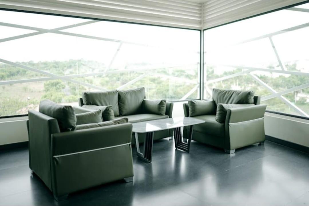 Atmosfera Bengaluru, India Aparthotel Exteriör bild