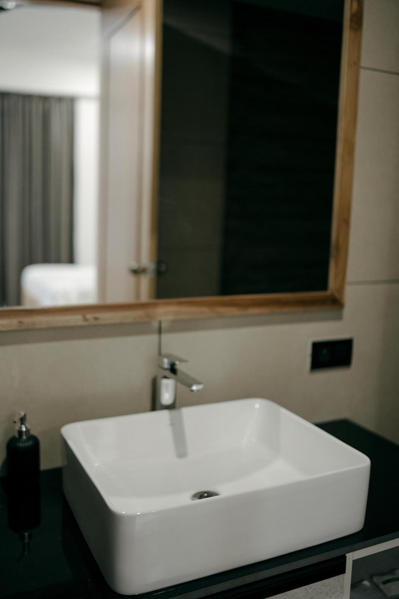 Atmosfera Bengaluru, India Aparthotel Exteriör bild
